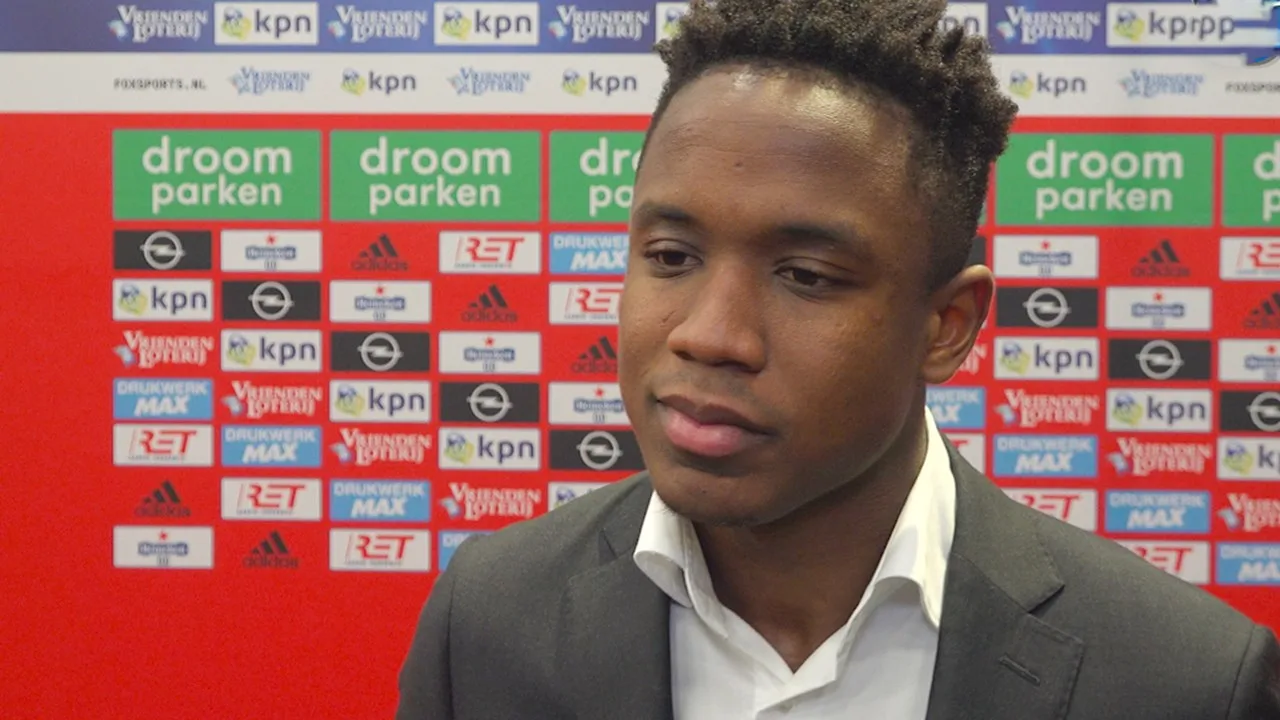 Sinisterra dankbaar voor speeltijd: 'Advocaat geeft me veel vertrouwen'