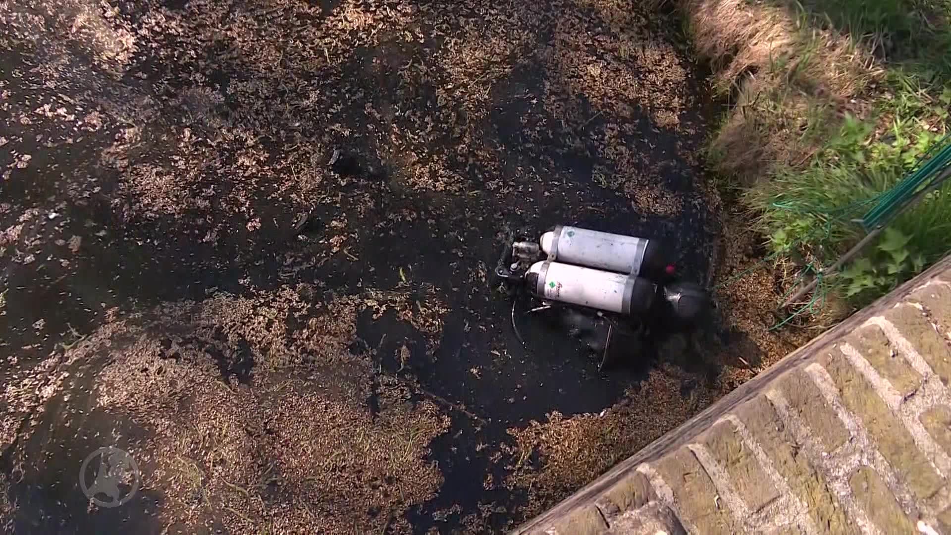 Duikers zoeken naar sporen vermiste Sabrina Oosterbeek in water Diemen