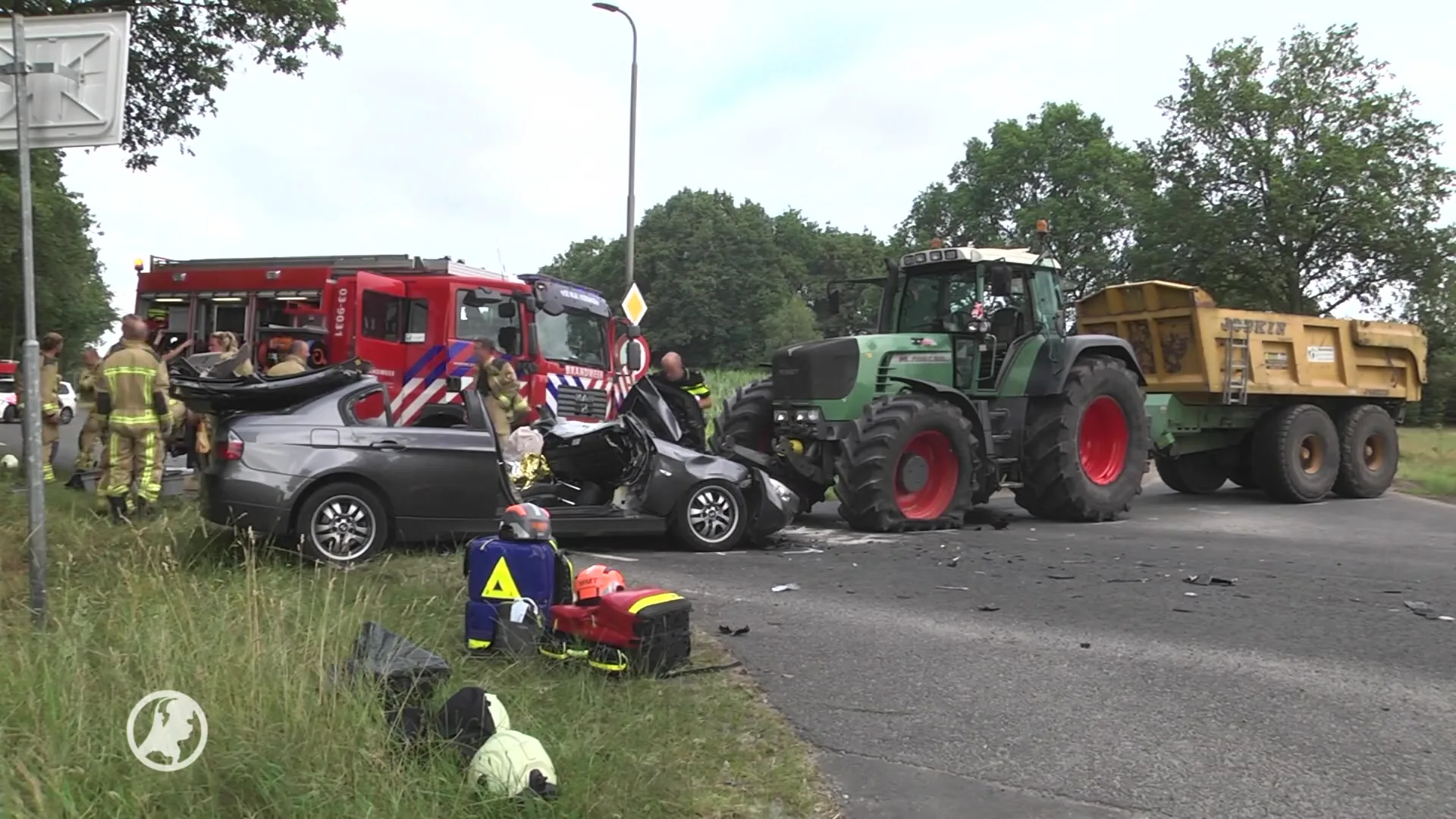 Vrouw gewond bij ernstig ongeluk met tractor in Veeningen