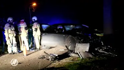 Bestuurder van Porsche vlucht weiland in na ongeluk in Den Ham