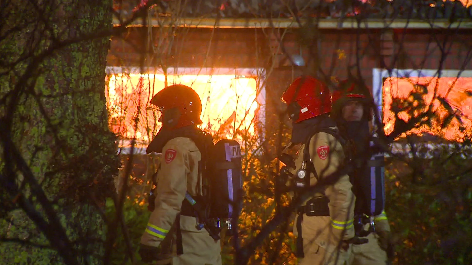 Grote brand legt zorgboerderij Middelstum in de as