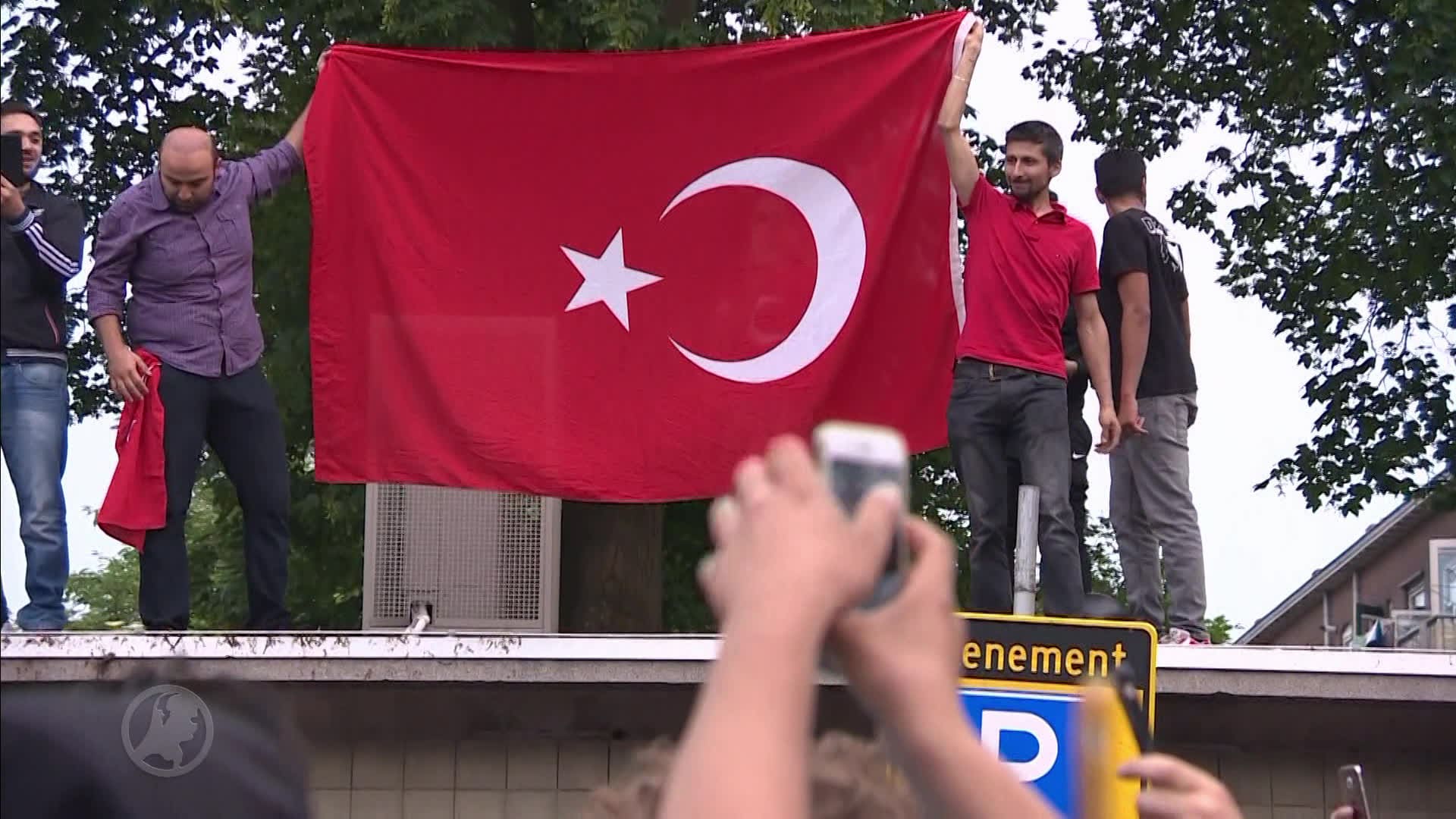 Pegida blaast omstreden barbecue bij Rotterdamse moskee af