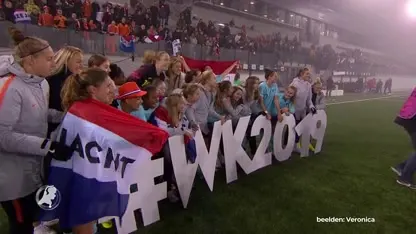 Oranjevrouwen pakken WK-ticket na gelijkspel in en tegen Zwitserland