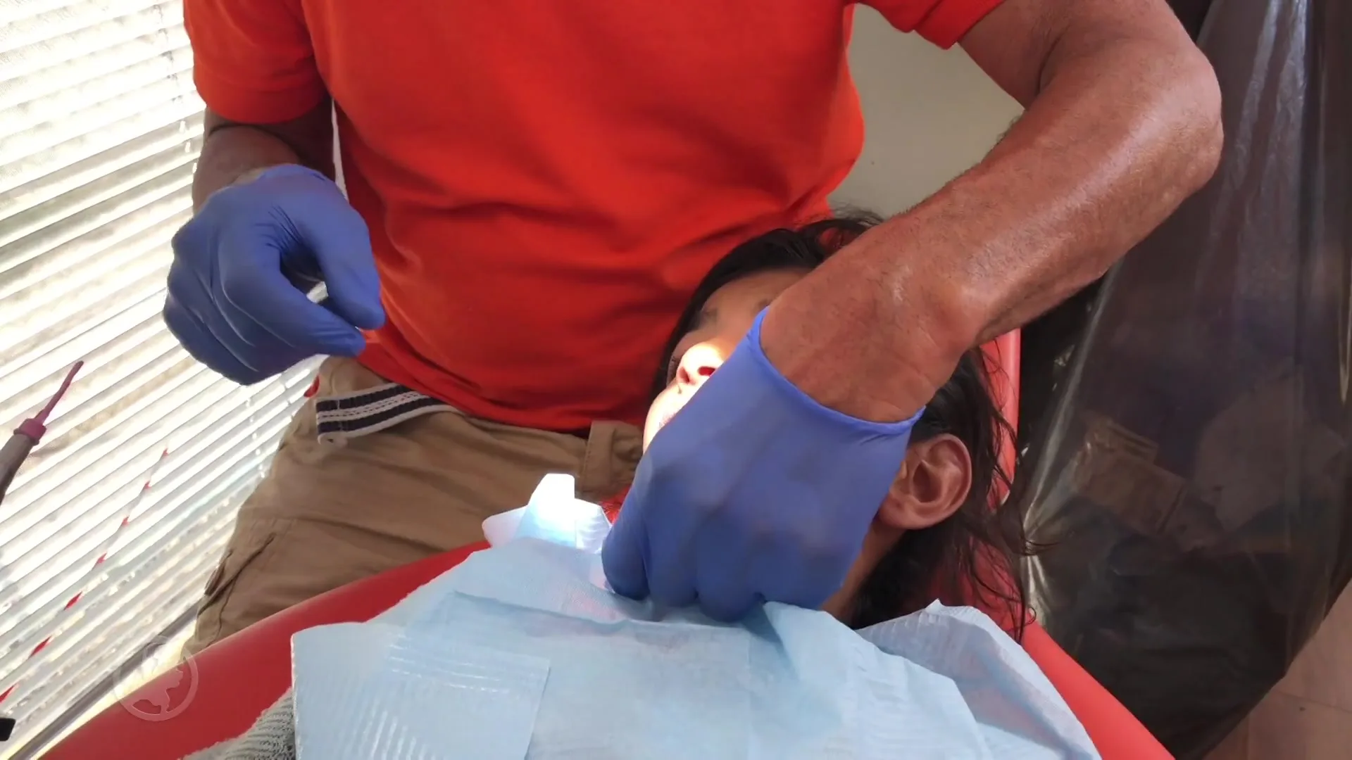 Tandartsenteam in vluchtelingenkamp op Lesbos