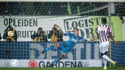 Willem II-fan laat KNVB-beker op zijn rug tatoeëren