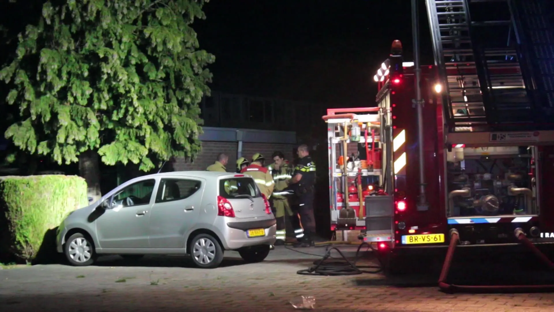 Man uit brandende woning gered in Dieren
