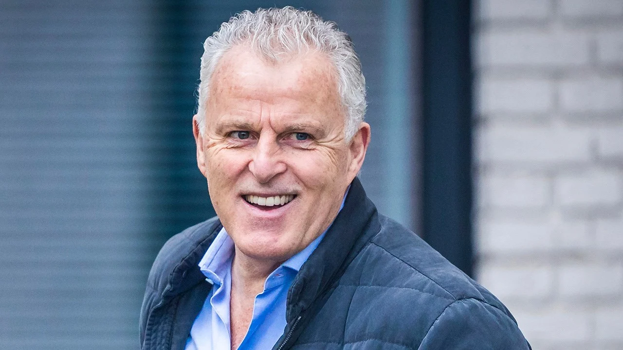 Peter R. de Vries wordt weerman: 'Zoals jullie weten heb ik overal verstand van'