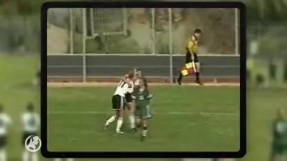 Ex-voetbalster Rianne juicht voor haar voormalige collega's