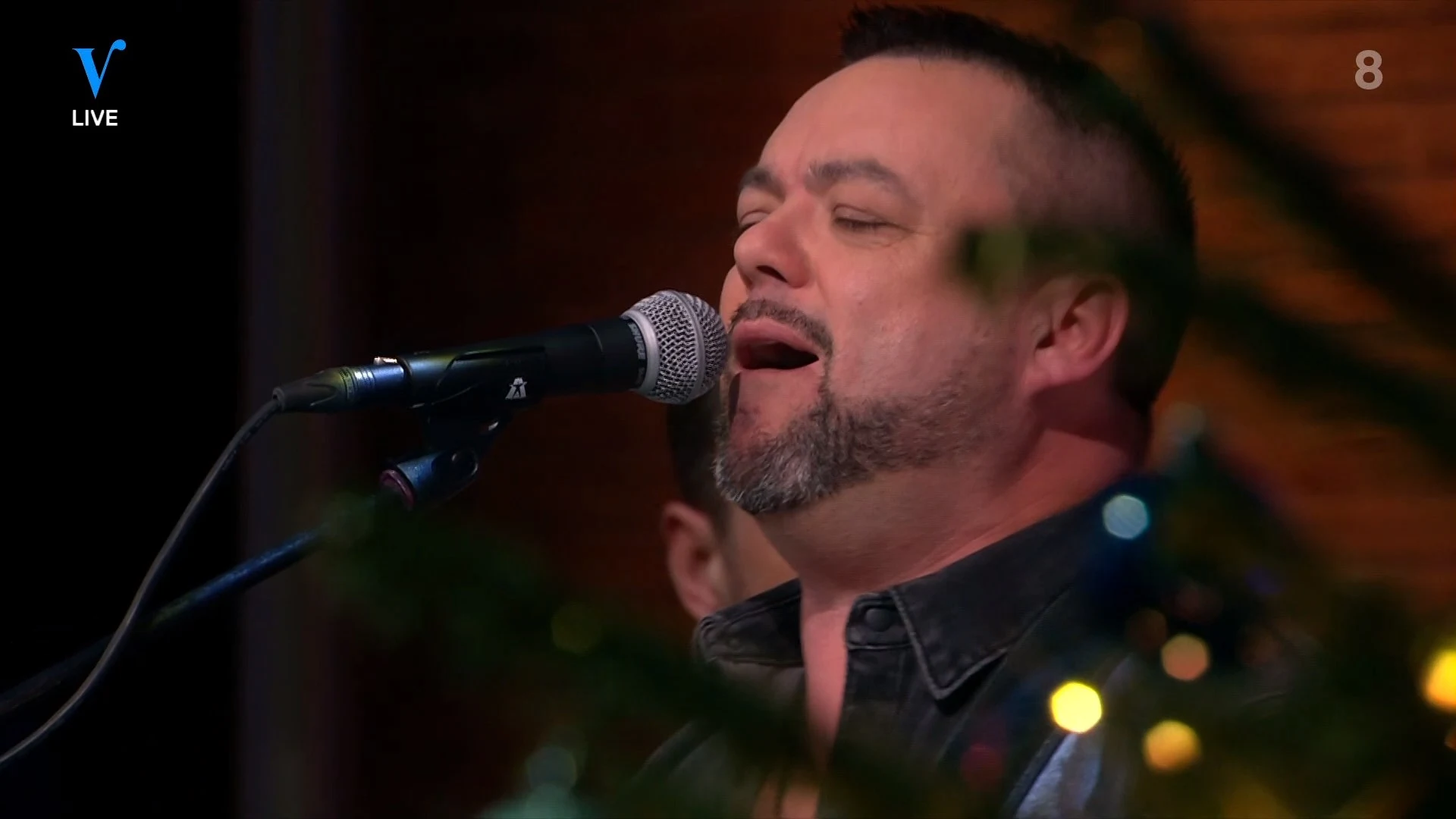 Sean Webster laat studio op zijn grondvesten schudden tijdens opening VI