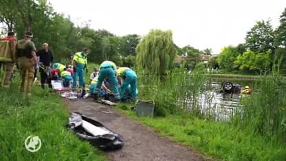 Auto te water geraakt in Nuenen: vrouw overleden, man zwaargewond naar ziekenhuis