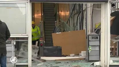 Veel schade bij metrostation Amsterdam na plofkraak, openbaar vervoer ontregeld