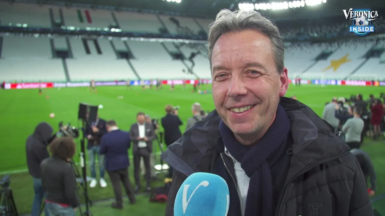 Valentijn aangesproken in vliegtuig: 'Of ik niet thuis kon blijven!'