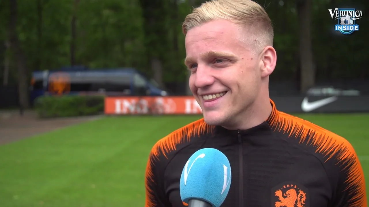 Praten Van de Beek en Bergwijn over Ajax-geruchten
