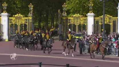 Koningspaar door honderden toegejuicht tijdens staatsbezoek Engeland