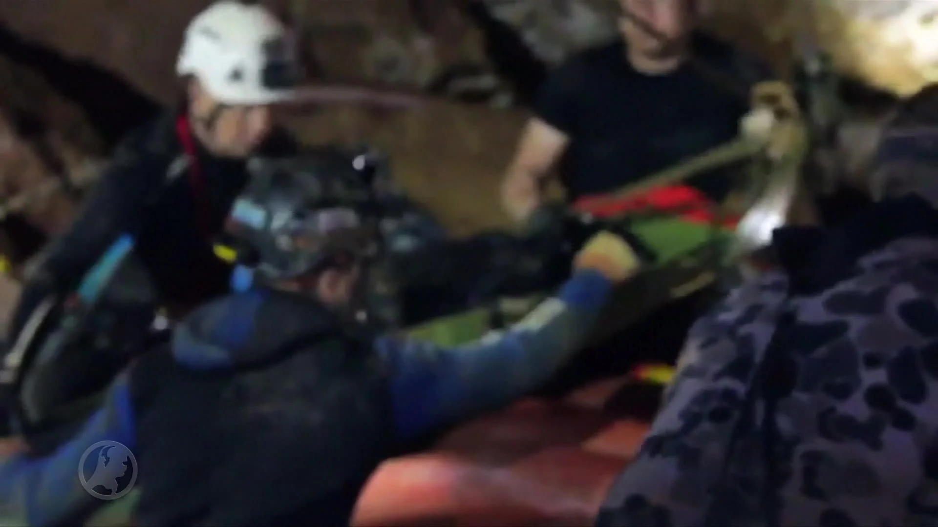 Eerste beelden opgedoken van heldhaftige redding Thaise grot