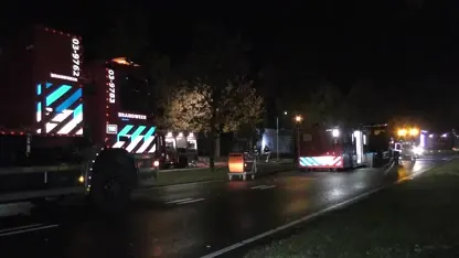 Grote binnenbrand bij autobedrijf US Cars in Assen