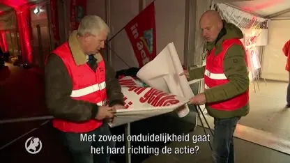 "Stop de afbraak van Tata Steel in IJmuiden" luiden de spandoeken