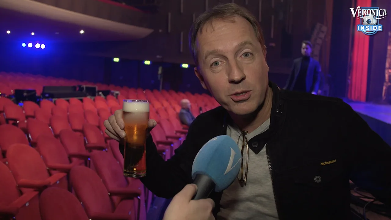 Edwin Evers lacht Wilfred uit