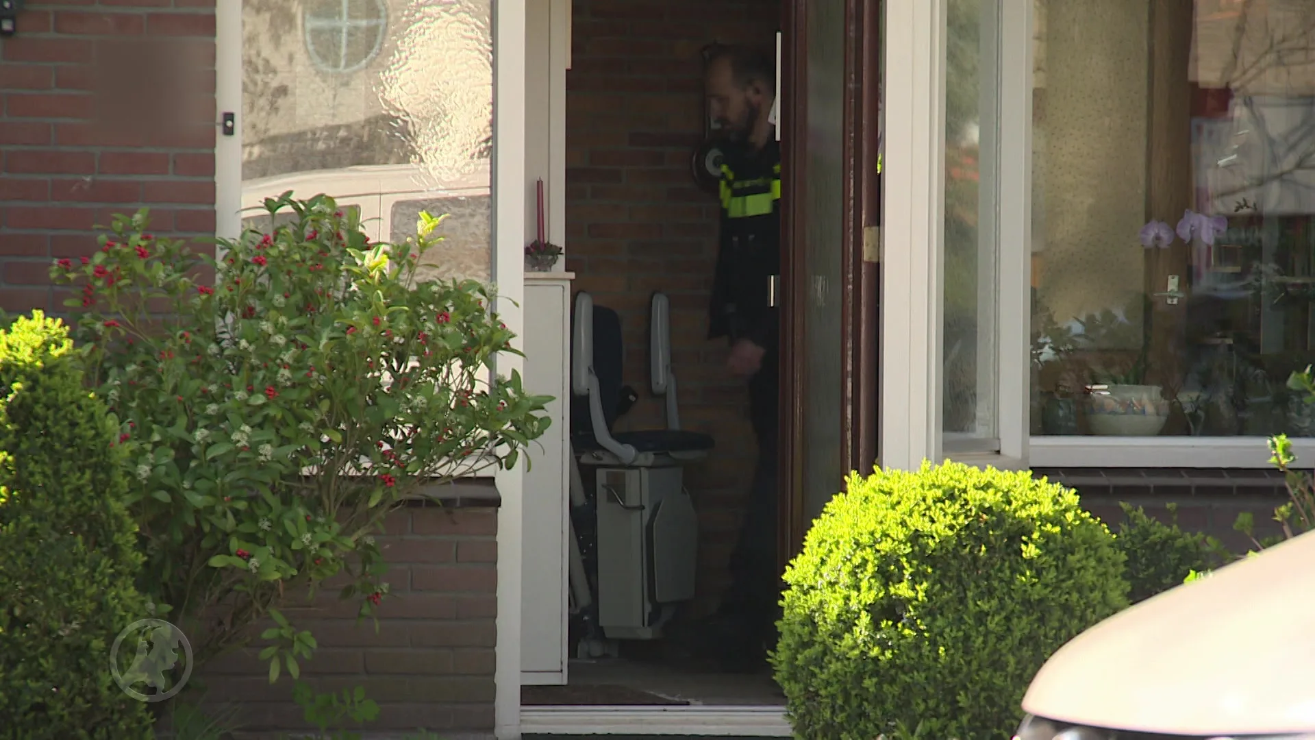 Bejaarde vrouw gewond door woningoverval Enschede