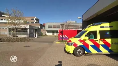 Zorgdocent Omar rijdt nu ook op de ambulance