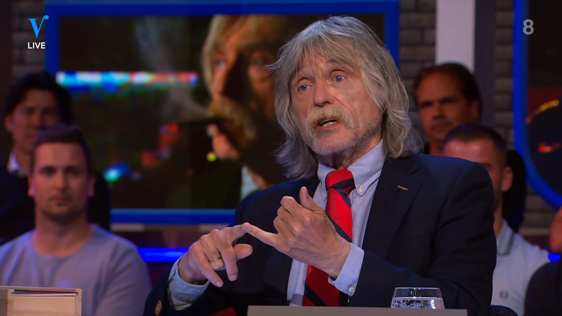 Johan windt zich op over rookverbod: 'Trendy GroenLinks-gelul!'