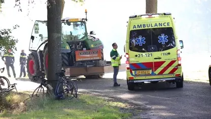 Wielrenner gewond na aanrijding door tractor in Brabant