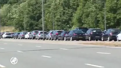 Druk in treinen naar Zandvoort en lange files voor outlet Roermond