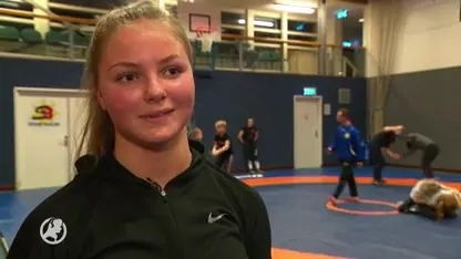 De 14-jarige Britt uit Utrecht is het grootste worsteltalent van ons land