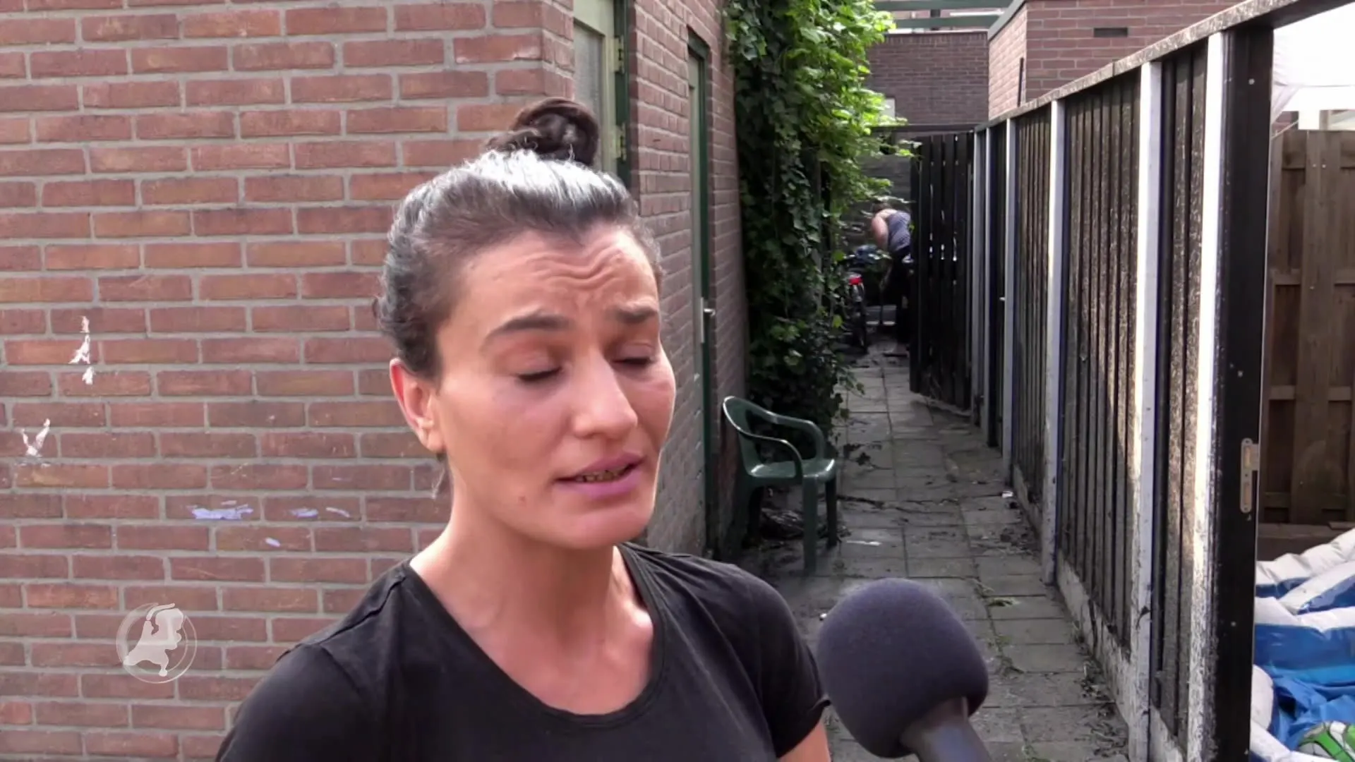 Bewoners Transburg Enschede diep in de drek door geknapte riolering