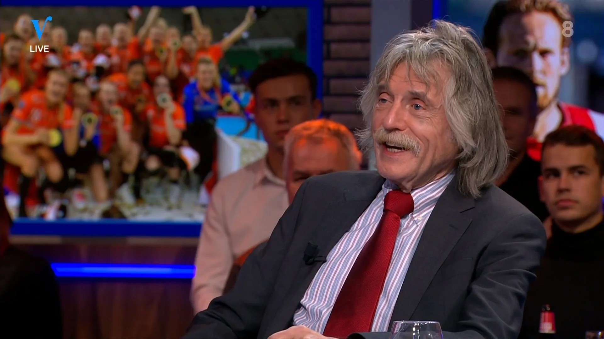 Johan door het dolle heen na WK-winst handbalvrouwen