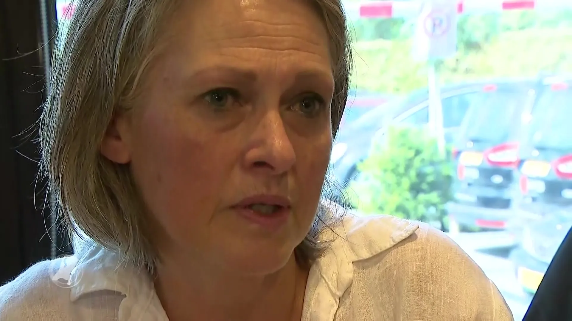 Emotionele moeder Nicky Verstappen bedankt Peter R. de Vries