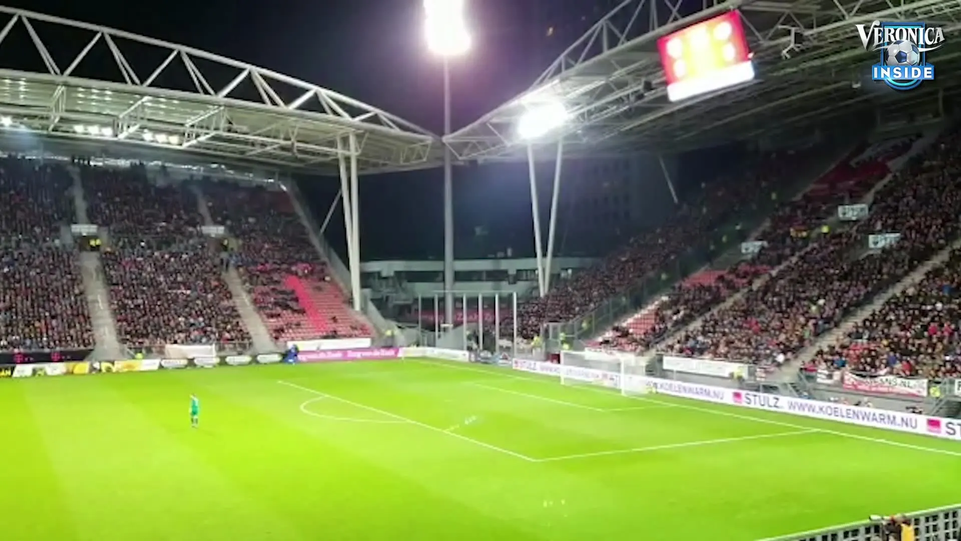 Indrukwekkende minuut applaus voor Mo Ihattaren tijdens FC Utrecht - PSV