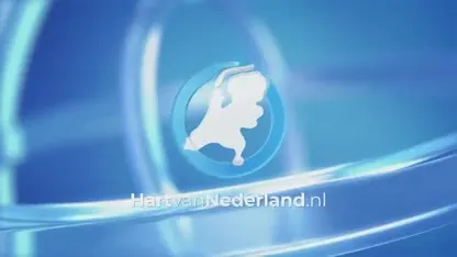 Auto rijdt dwars door autowasstraat in Haarlem