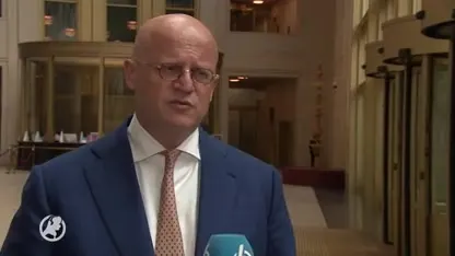 Minister Grapperhaus is om: boa's kunnen voortaan makkelijker aan wapenstok komen