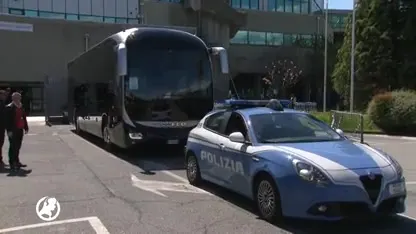 Hoopvolle Ajax-fans 14 uur in bus voor 'wonder van Turijn'