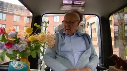 Teun Toebes geeft met zijn 'Pauzemobiel' mensen met dementie de dag van hun leven