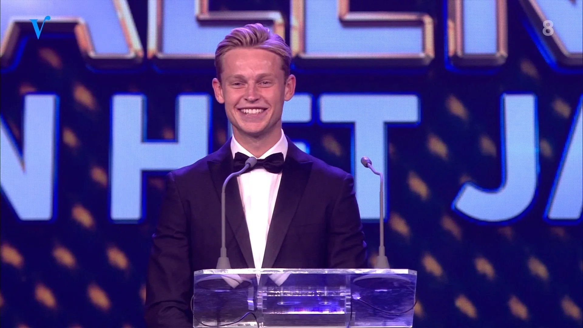 Frenkie de Jong ontvangt Johan Cruijff Prijs: 'Ik heb geen speech voorbereid'