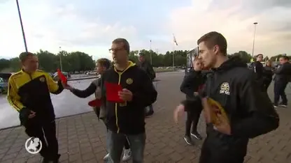 VIDEO: Supporters Roda JC jagen directeur zonder pardon stadion uit