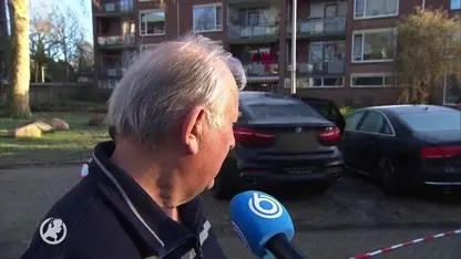 Twee peperdure wagens in vlammen op in Deventer