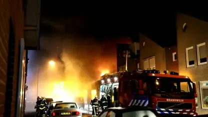 Enorme woningbrand in Waalwijk: omwonenden geëvacueerd