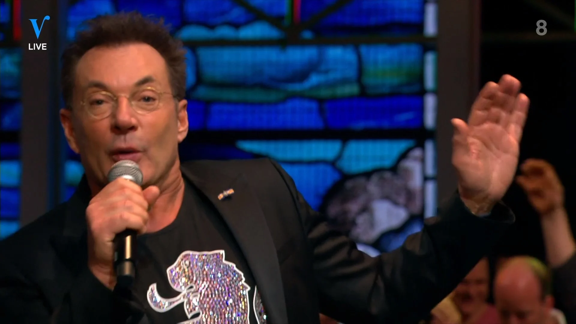 Geer betovert studio met nieuwe kersthit