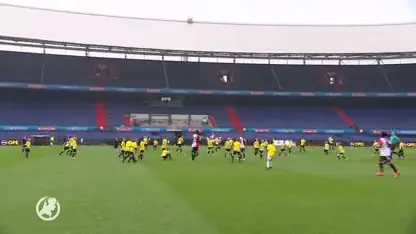 120 jonge voetballers spelen wedstrijd tegen Feyenoord