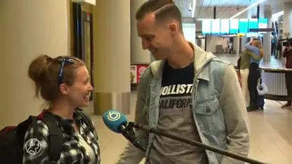 Buitenlandse geliefden sluiten hun Nederlandse partner weer in de armen op Schiphol: 'Eindelijk!'