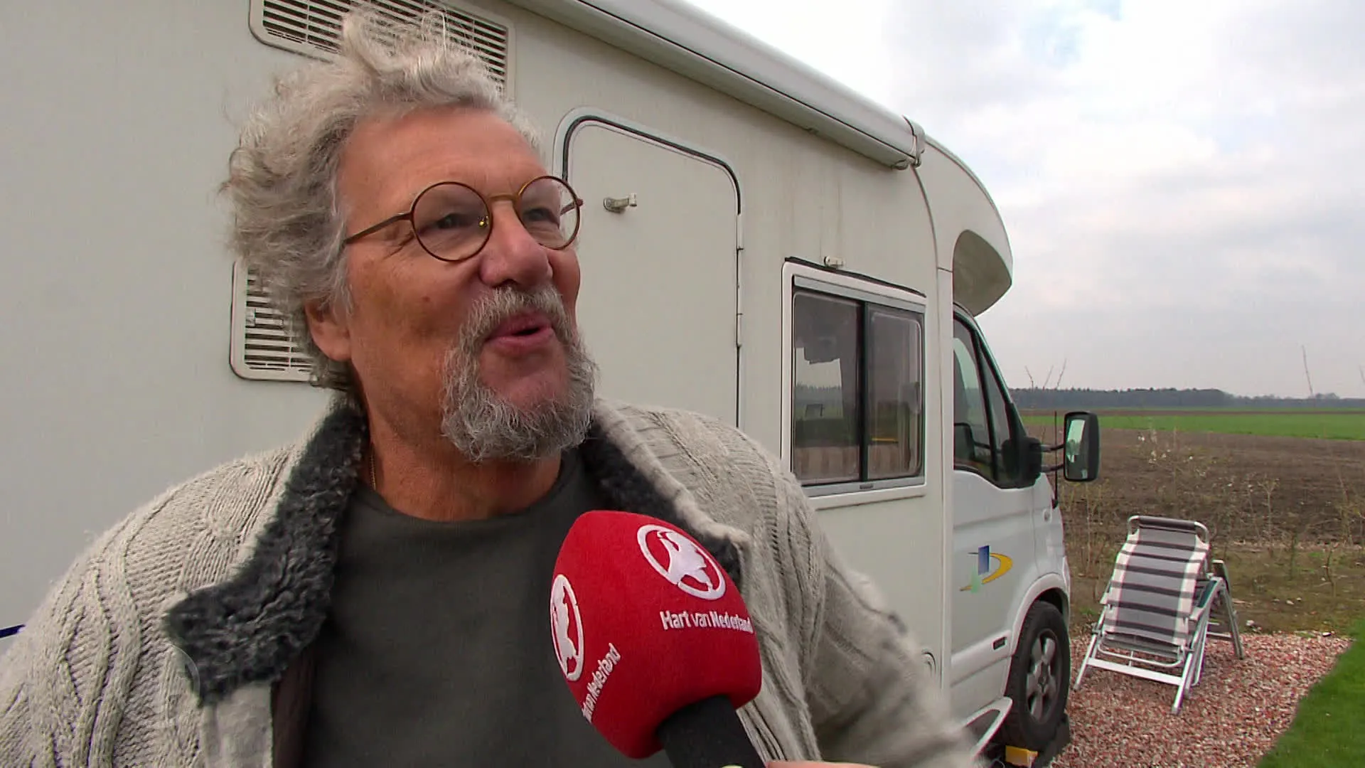 Altijd in de zon tijdens kamperen dankzij draaiende plaat