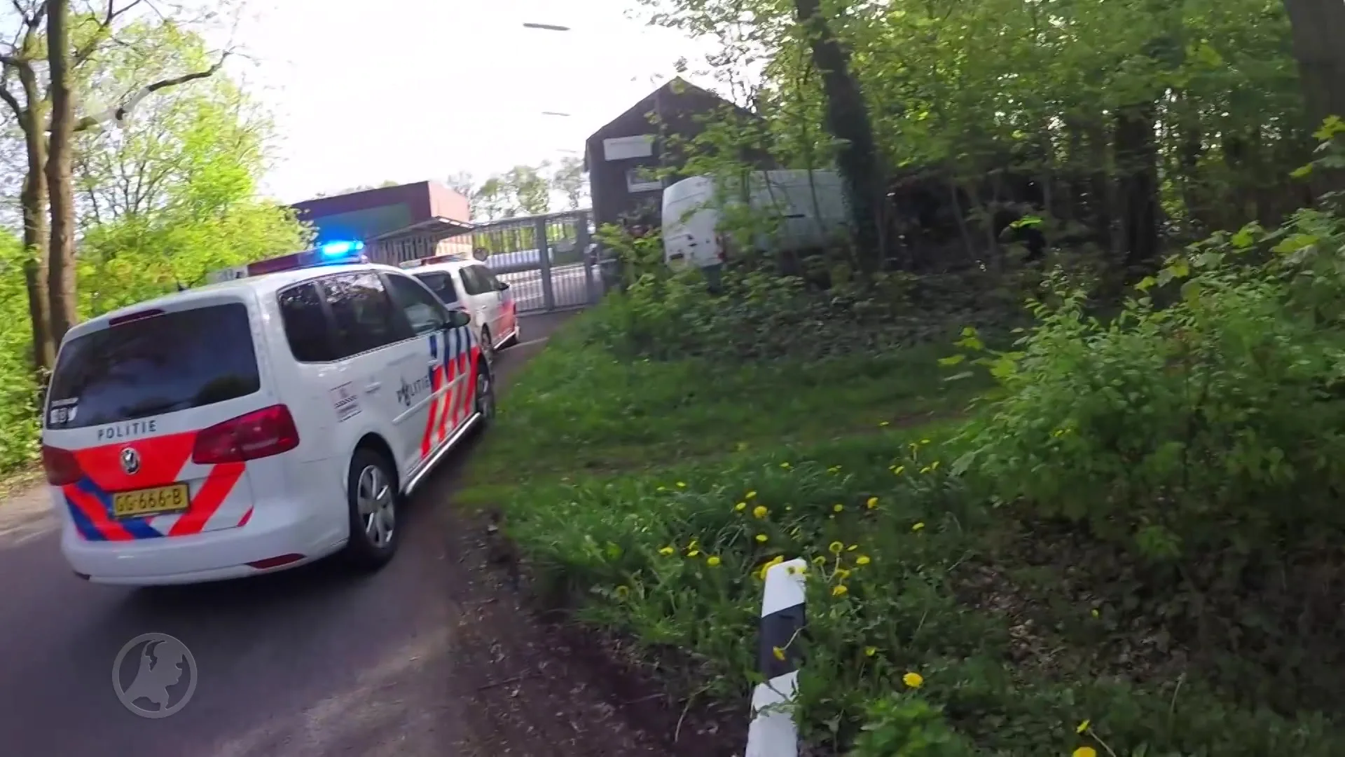 VIDEO: Politie filmt wilde achtervolging helemaal tot in Duitsland