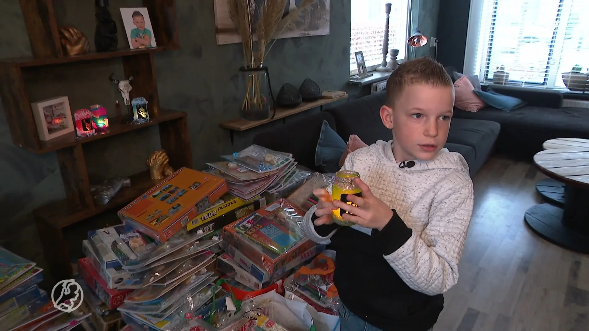 Luciano (8) bestrijdt corona-eenzaamheid onder ouderen met 25...