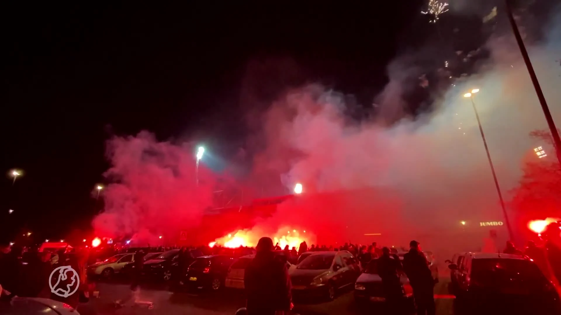 Honderden supporters bouwen feestje bij Cambuurstadion