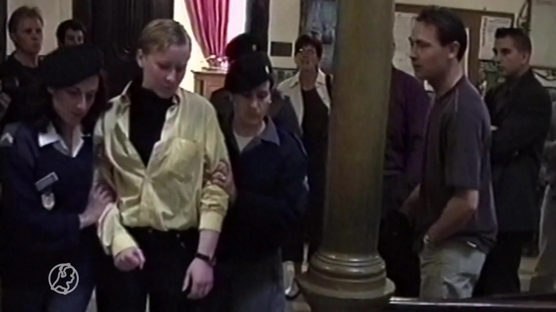 Linda wil 20 jaar na moord op ouders anderen aansporen hulp t...