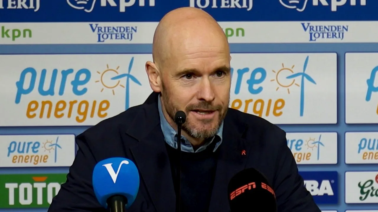 Ten Hag hoopt dat Huntelaar blijft: ‘Van waarde voor het hele...