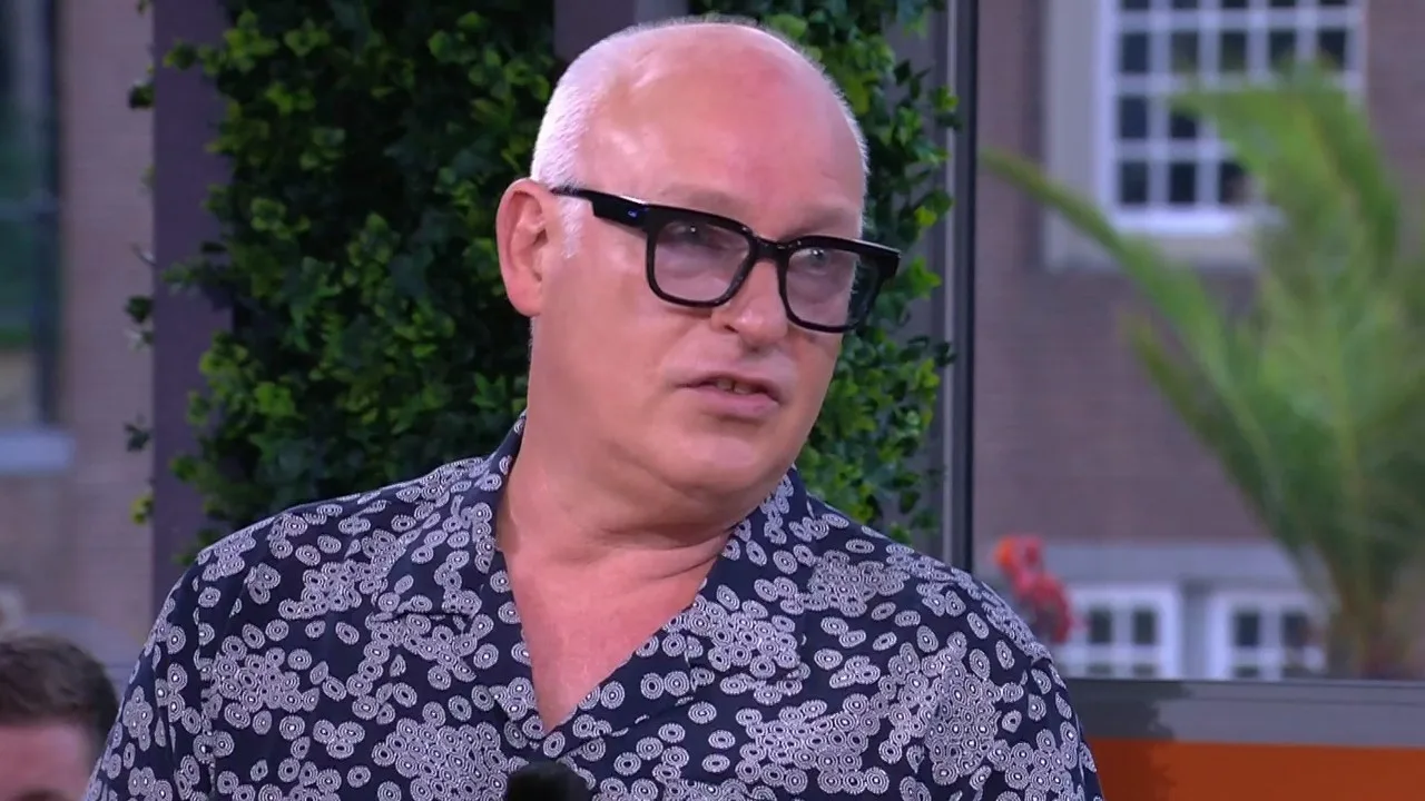 René weet waarom Memphis geen interview gaf na Nederland-Tsje...